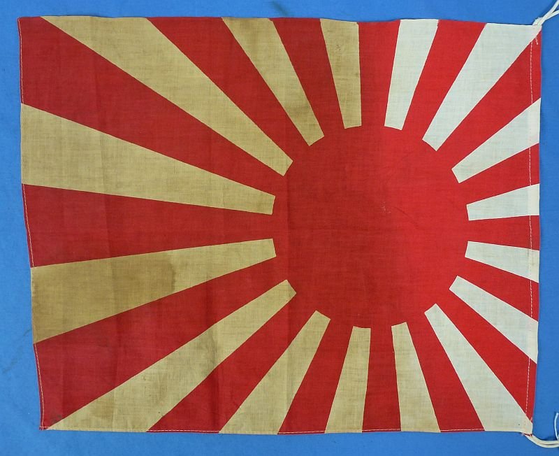 Small WWII Japanese Imperial Navy Rising Sun Flag — image 2
