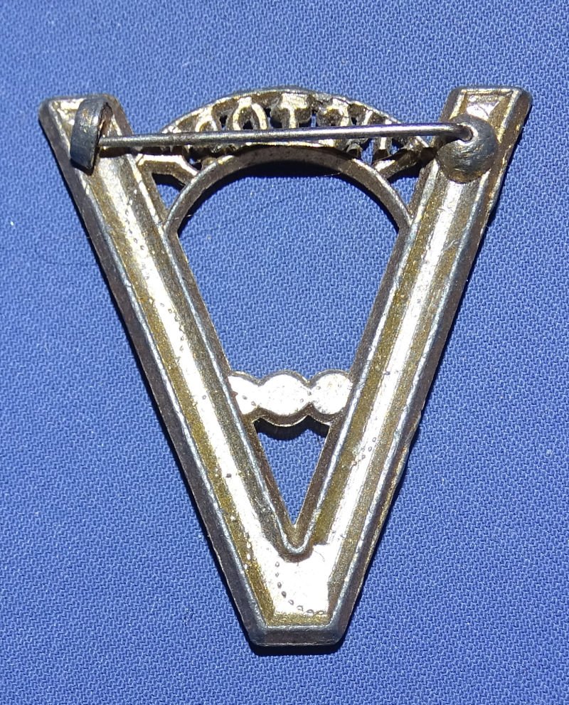 WWII Sweetheart 'V' Victory Pin — image 2
