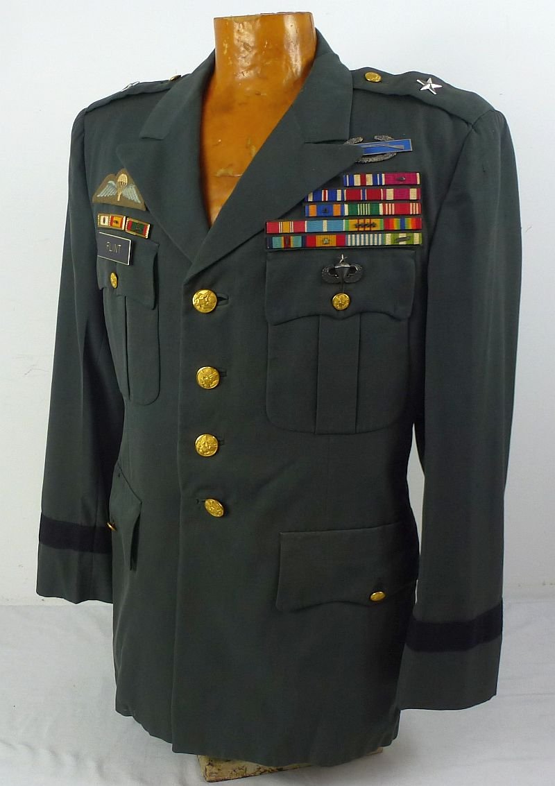 Uniform Tunic of U.S. Army Brigadier General Roy K. Flint — image 4
