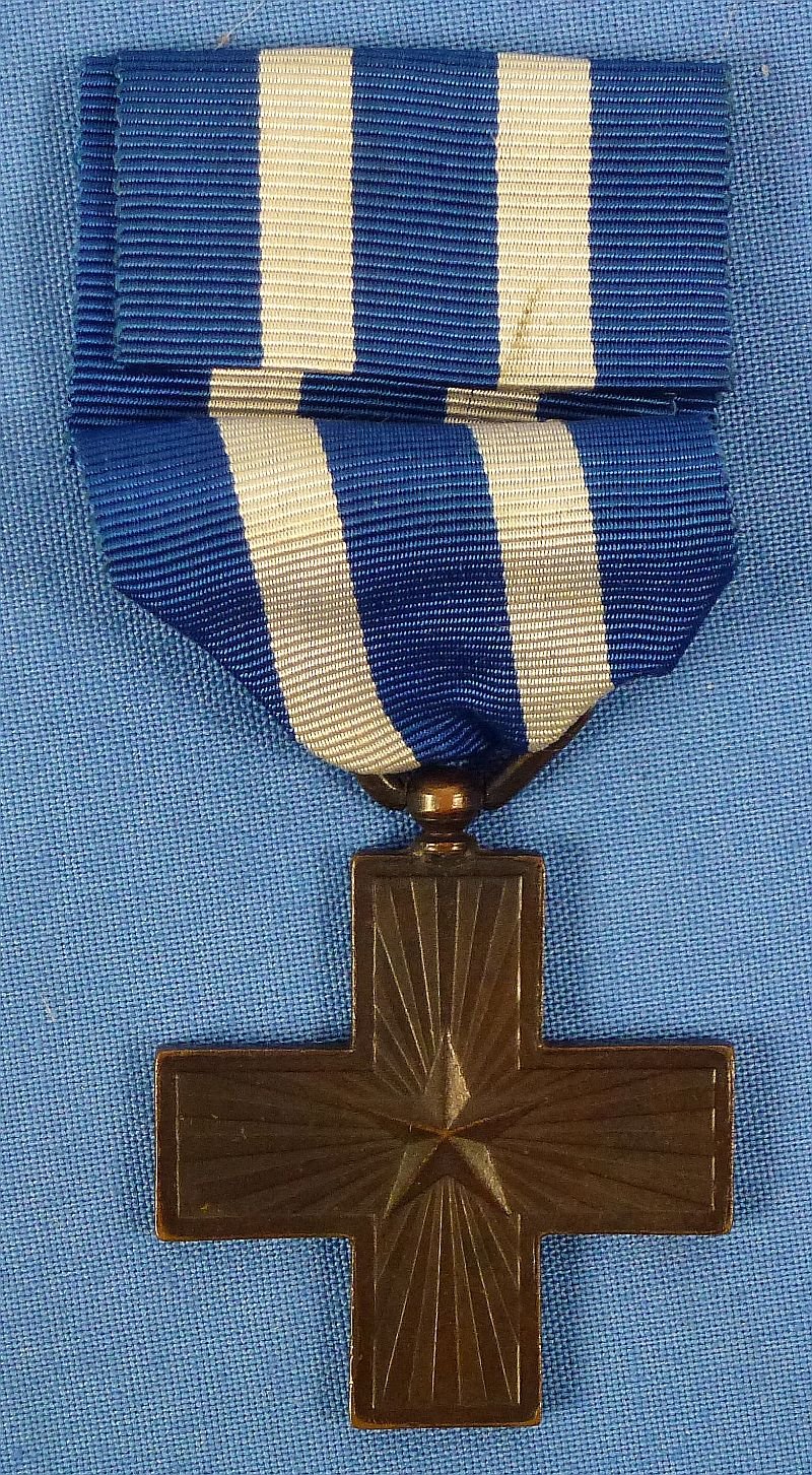 Italian WWI War Merit Cross with Valor Device — image 2