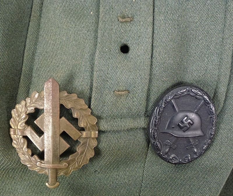 Named 1940 Dated German Army 15th Cavalry Regiment Hauptmann Tunic with Medals — image 12