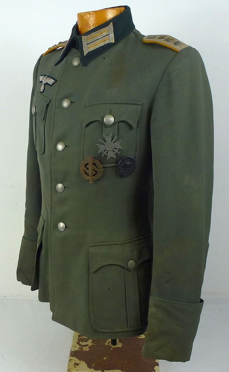 Named 1940 Dated German Army 15th Cavalry Regiment Hauptmann Tunic with Medals — image 3