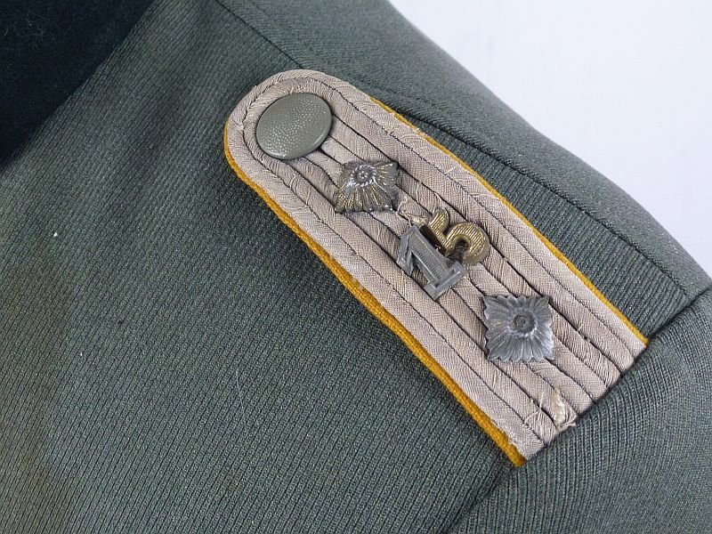 Named 1940 Dated German Army 15th Cavalry Regiment Hauptmann Tunic with Medals — image 5