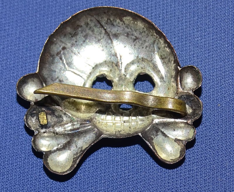 Panzer Collar Tab Skull Insignia — image 2