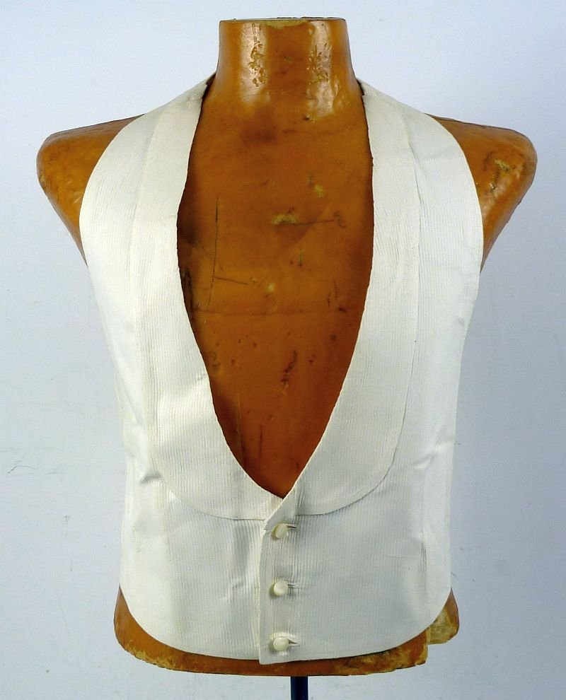 The Mess Dress Uniform of U.S. Army Major General Edward Arthur Dinges — image 11