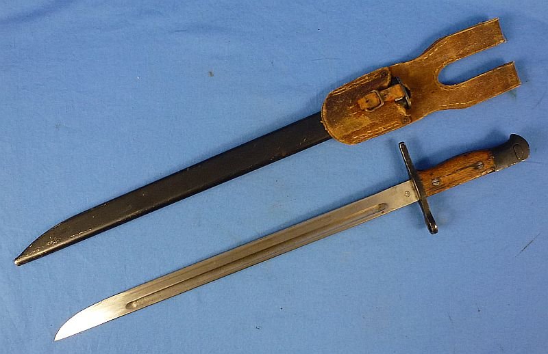 WWII Japanese Ariska Rifle Bayonet by Toyokawa Kosho Navy Arsenal with Rubberized Canvas Frog — image 2