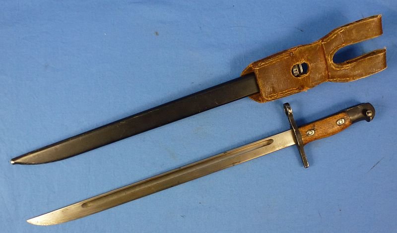 WWII Japanese Ariska Rifle Bayonet by Toyokawa Kosho Navy Arsenal with Rubberized Canvas Frog — image 3