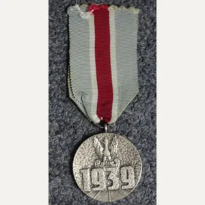 WWII Polish Medal For Participation In The War Defense