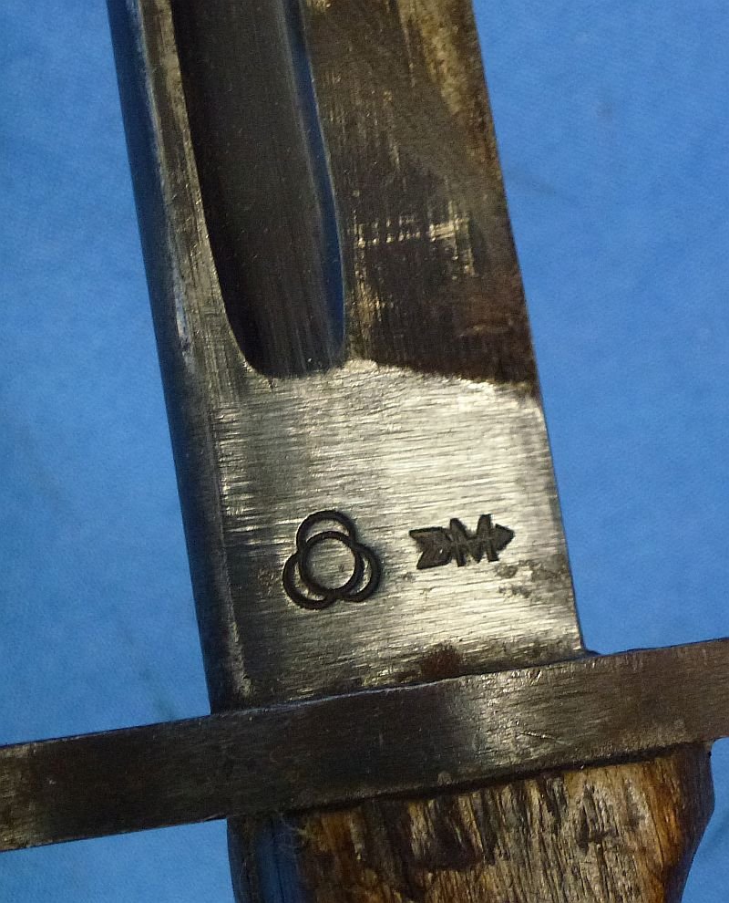 Arisaka Rifle Bayonet by National Denki under Kokura Arsenal Supervision with Rubberized Canvas Scabbard and Frog — image 9