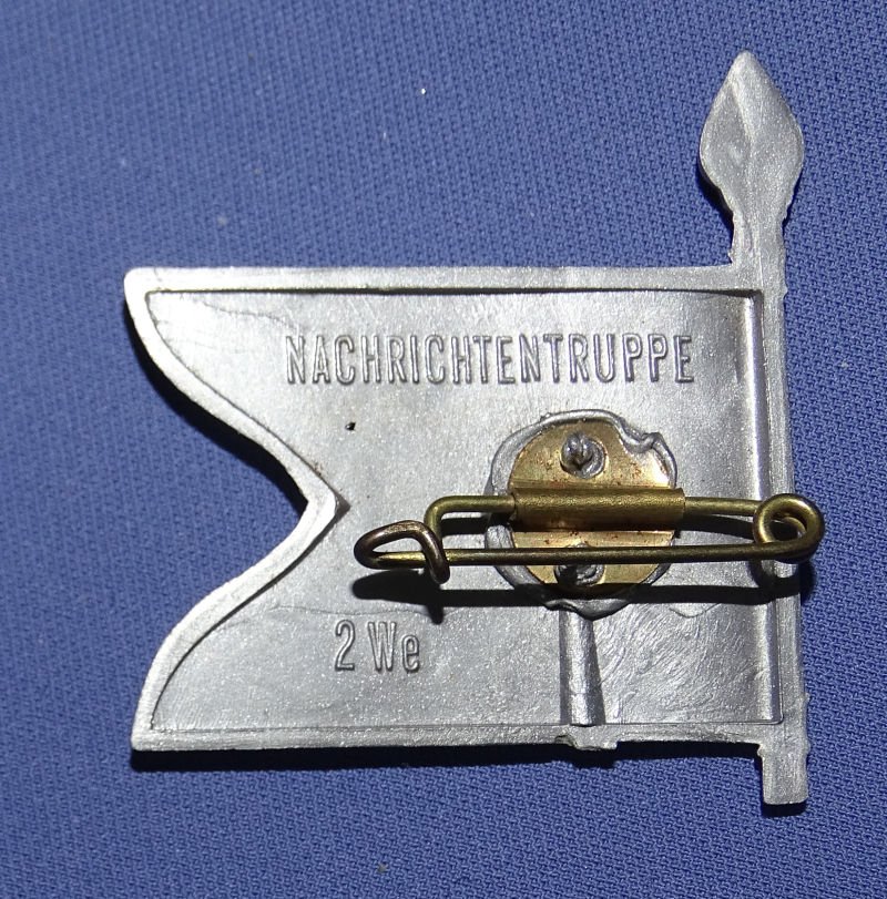 Signal Troops Flag Plastic Tinnie — image 2