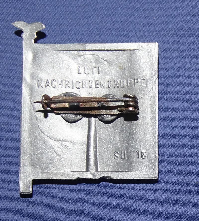 Luftwaffe Signal Troops Flag Plastic Tinnie — image 2