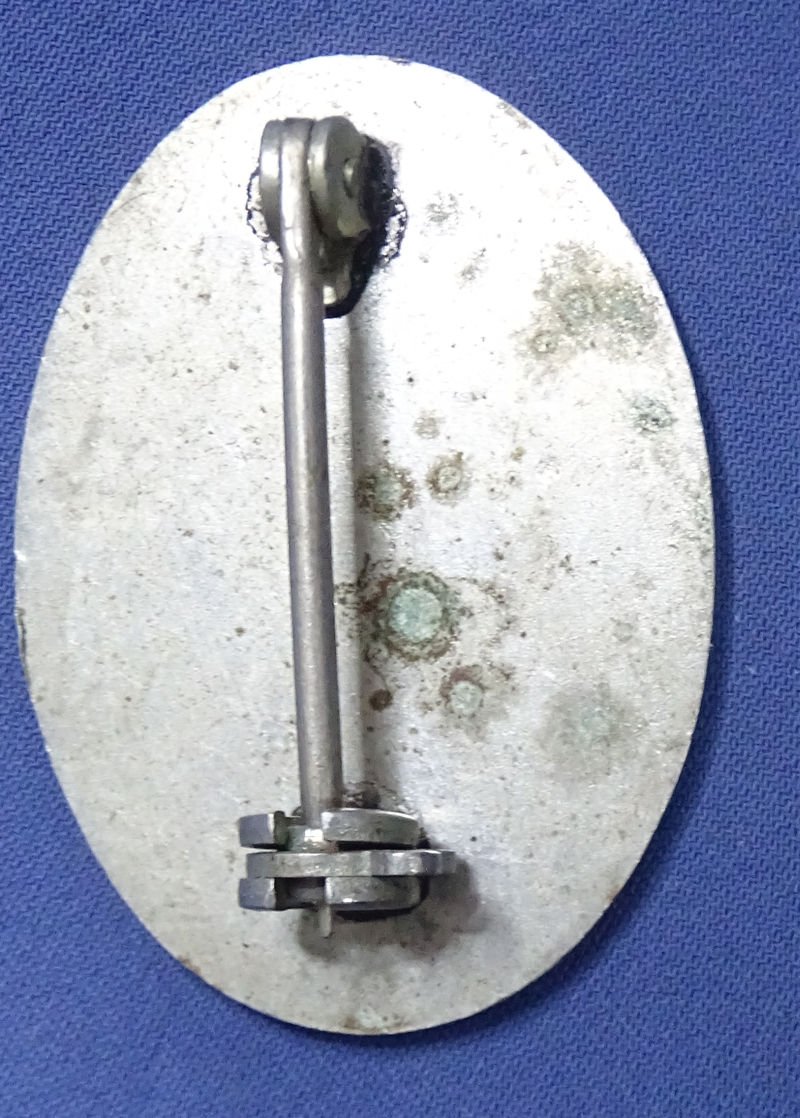 WWII Maremont Corp New England Division Badge — image 2