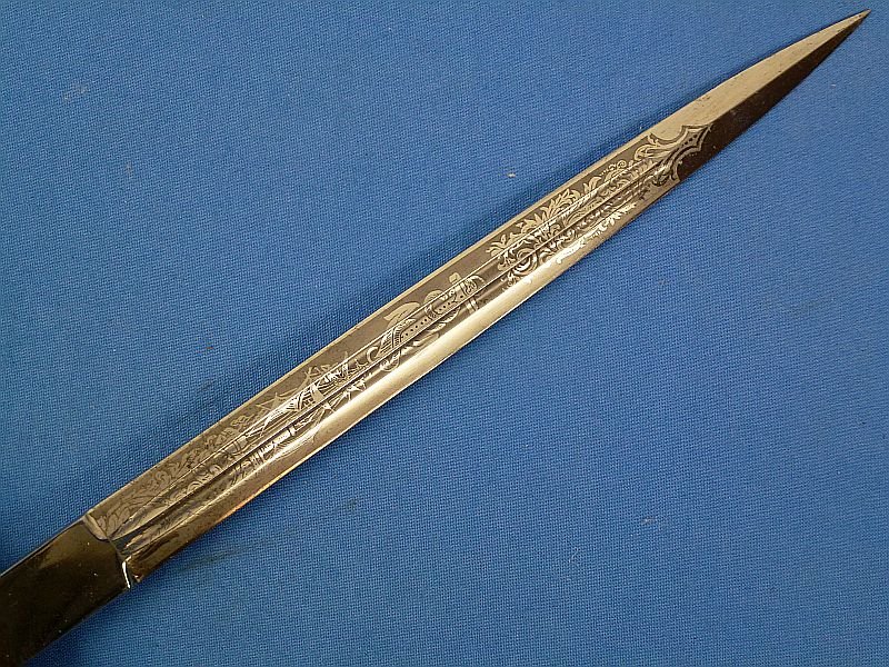Weimar Period Model 1929 Reichsmarine Officer Dagger with Etched Blade by Alcoso with Portepee — image 4