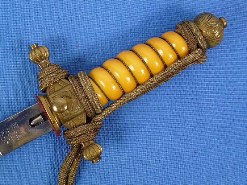 Weimar Period Model 1929 Reichsmarine Officer Dagger with Etched Blade by Alcoso with Portepee — image 9