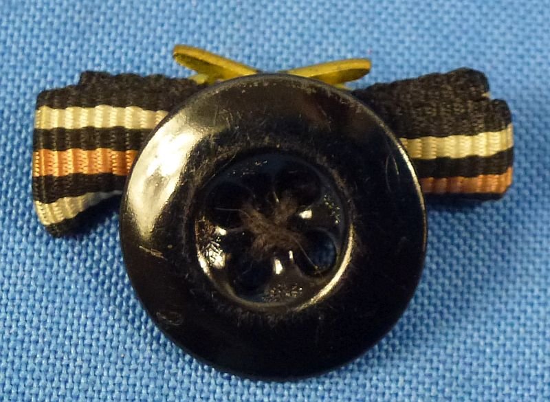 1914 Iron Cross and Hindenburg Cross Ribbons Lapel Badge — image 2