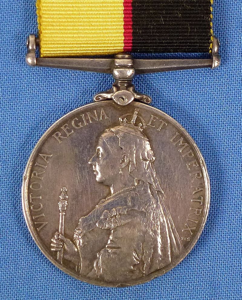 British Queen's Sudan Medal to the Cameron Highlanders — image 2