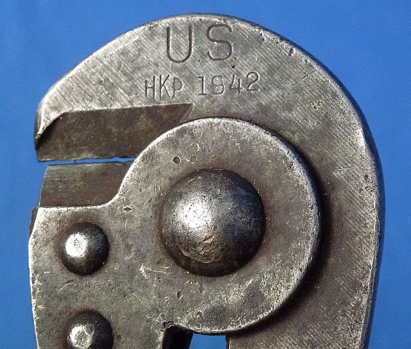 WWII US Army Wire Cutters in Belt Pouch — image 4