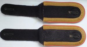 WSS UNTERSCHARFUHRER ARTILERY PANZER TROPICAL SHOULDER BOARDS