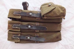 MP 40 MAGAZINE POUCH & PLUS LOADING TOOL