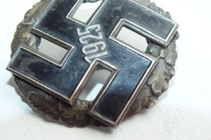 1925 NSDAP GAU HONOUR BADGE ENAMEL NEW PRICE