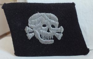 WSS TOTENKOPF COLLAR TAB