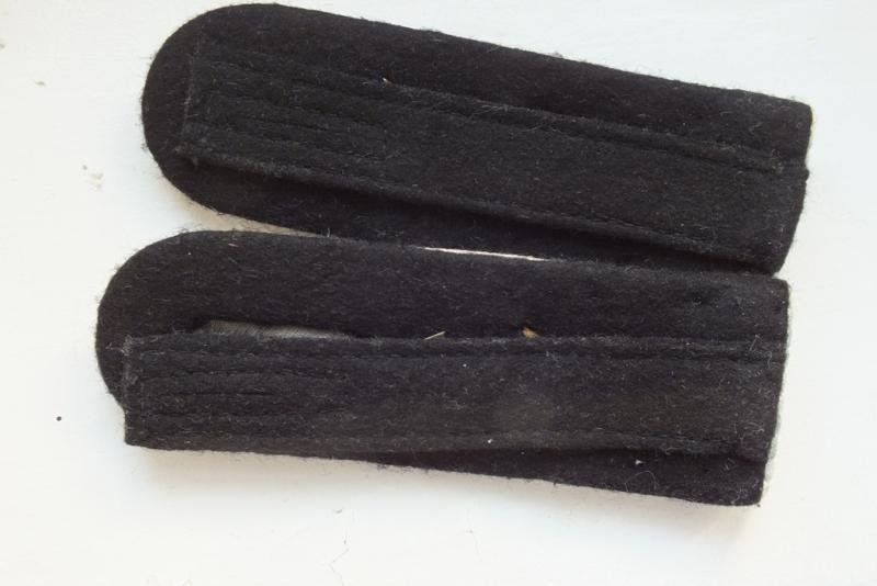 ULTIMATE SS-HAUPTSTURMFUHRER LAH INSIGNIA SET — image 5