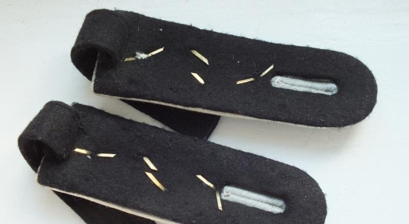 ULTIMATE SS-HAUPTSTURMFUHRER LAH INSIGNIA SET — image 7