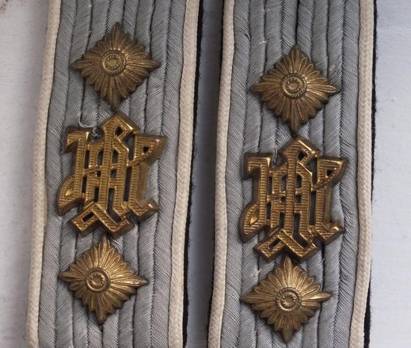 ULTIMATE SS-HAUPTSTURMFUHRER LAH INSIGNIA SET — image 8