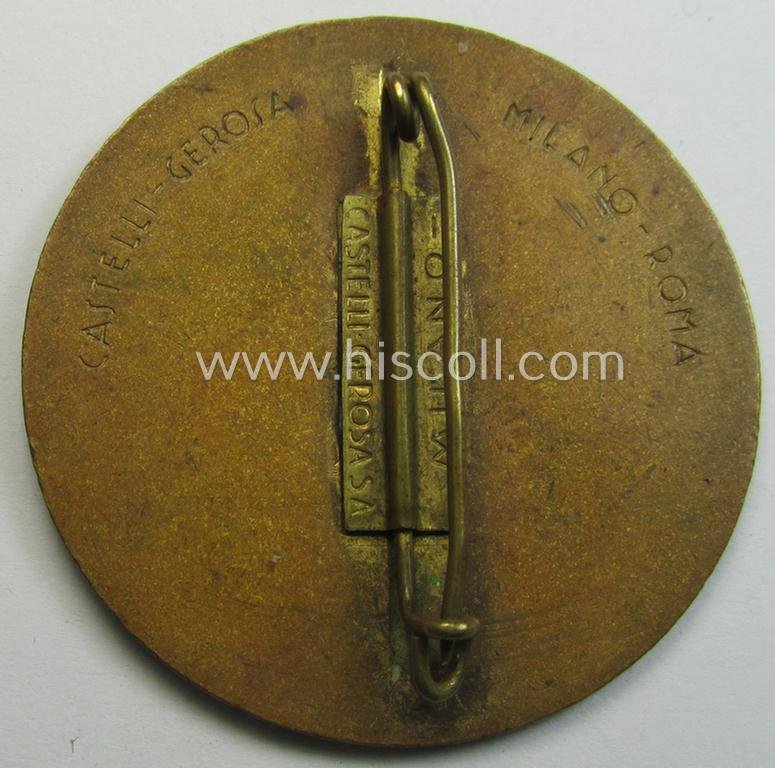 Attractive lapel-pin (ie. 'Veranstaltungsabzeichen') being a: 'Castelli Cerosa SA'-marked example as issued for the: 'Convegno Nazionale Bande Cori Fisarmoniche Danzatori Popolari - Roma Pza. di Sienna - Maggio XVI' — image 2