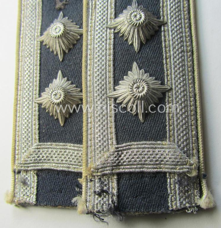 Pair of WH (Luftwaffe) white-piped, so-called: 'Hermann Göring'-division, NCO-type shoulderstraps as was intended for usage by an: 'Oberfeldwebel u. Mitglied der Hermann Göring Division' — image 2