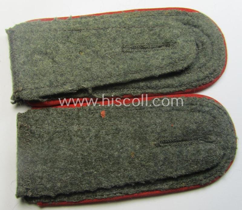 Pair of WH (Heeres) EM-type shoulderstraps: 'Soldat eines (Sturm)Art.-Abtgs. o. Rgts.' — image 3