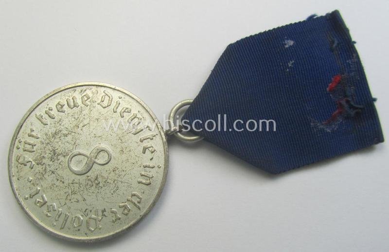 Bright-silver-toned so-called: 'Polizei-Dienstauszeichnung 3. Stufe' (or: police loyal-service medal 3rd class) that comes mounted onto its period ribbon (ie. 'Bandabschnitt') — image 3