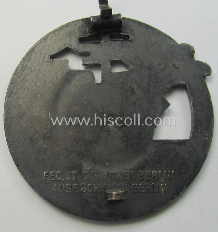 WH (Kriegsmarine) 'Blockadebrecher-Kriegsabzeichen' being a clearly maker- (ie. 'Fec. Otto Placzek Berlin - Ausf. Schwerin - Berlin'-) marked example as executed in silver-toned metal (ie. 'Buntmetall') — image 3
