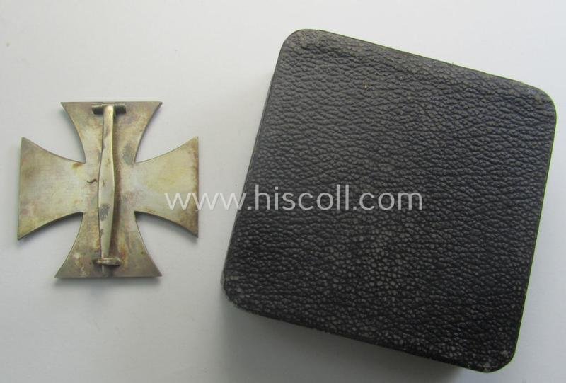 Rarely seen, WWI-period Iron Cross 1st class (or: 'Eisernes Kreuz 1. Klasse') being a very nicely preserved- and dual-maker- ie. 'L/59' and 'S'-marked!) example that came stored in its period (simplified) 'LDO'-etui — image 4