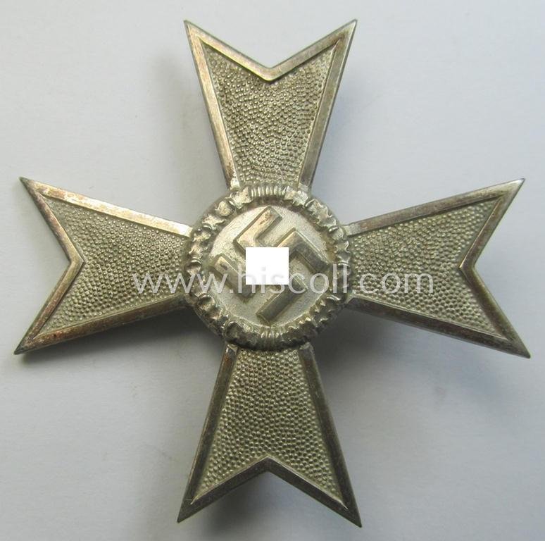 'Kriegsverdienstkreuz 1. Kl. ohne Schwn.' being a clearly maker- (ie. '4'-) marked and/or: 'Buntmetall'-based specimen by: 'Steinhauer & Lück' — image 2