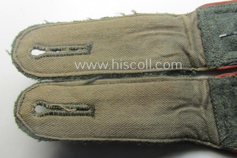 Pair of WH (Heeres) 'M41 o. M43'-pattern, NCO-type shoulderstraps as piped in the bright-pink-coloured branchcolour as was intended for a: 'Feldwebel einer Panzerjäger-Abtgs.' — image 5