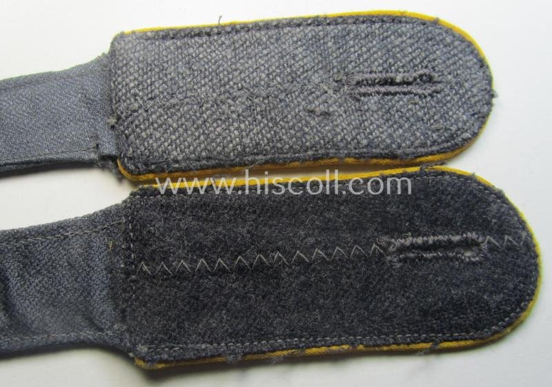 Pair of WH (Luftwaffe) shoulderstraps as was executed in typical 'HBT'-type cloth and piped in the bright-yellow-coloured branchcolour as was intended for a: 'Soldat der Flieger- o. Fallschirmjäger-Trpn.' — image 4