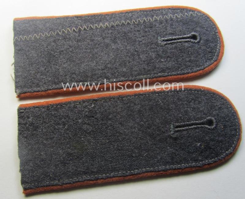 Fully matching pair of WH (Luftwaffe) neatly 'cyphered', EM-type shoulderstraps: 'Soldat der Luftnachrichten-Abtlgs. des Oberbefehlshabers der LW' — image 3