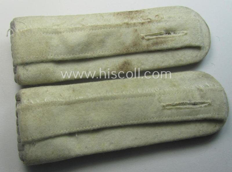 Fully matching - and/or scarcely encountered! - pair of WH (Heeres), neatly 'cyphered', officers'-type shoulderboards as was intended for a: 'Leutnant eines Infanterie-Lehr-Abts. o. Rgts.' — image 3