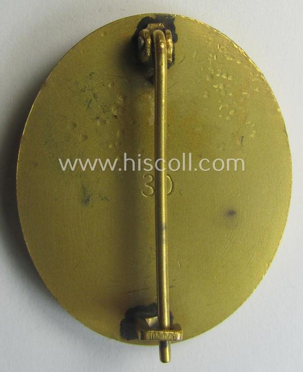 'Verwundeten-Abzeichen in Gold' being a maker- (ie. '30'-) marked- and typical 'Buntmetall'-based example that comes stored in period etui as issued — image 3