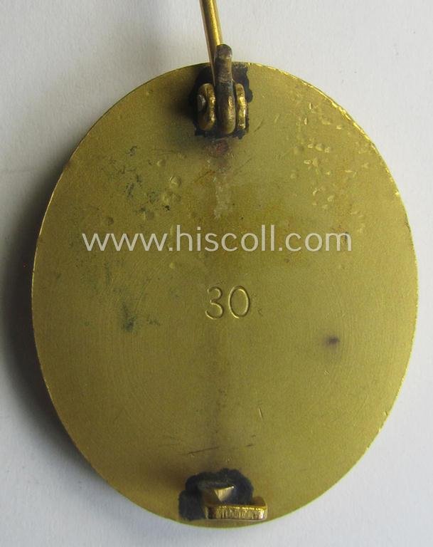 'Verwundeten-Abzeichen in Gold' being a maker- (ie. '30'-) marked- and typical 'Buntmetall'-based example that comes stored in period etui as issued — image 4