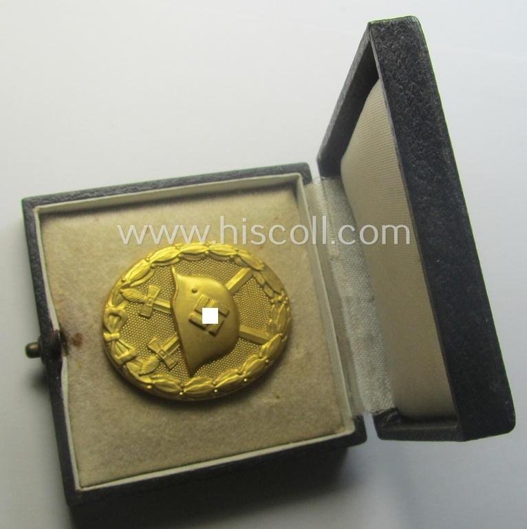 'Verwundeten-Abzeichen in Gold' being a maker- (ie. '30'-) marked- and typical 'Buntmetall'-based example that comes stored in period etui as issued — image 5