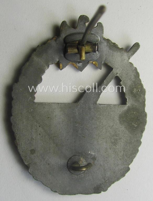 WH (Kriegsmarine) 'Marine-Artillerie-Abzeichen' being a non-maker-marked- and/or typical zinc- (ie. 'Feinzink'-) based example as was produced by the: 'Friedrich Linden'-company — image 5