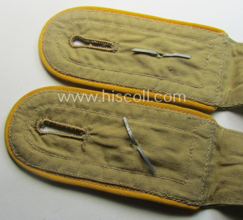 Pair of WH (Luftwaffe) 'tropical-styled', NCO-type shoulderstraps (as was specifically for usage on the tropical-shirts ie. tunics) as was intended for usage by a: 'Feldwebel der Flieger- o. Fallschirm-Trpn.' — image 4