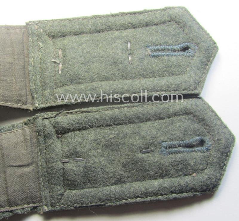 Fully matching pair of neatly 'cyphered'- (and I deem early- ie. mid-war-period), WH (Kriegsmarine) NCO-type shoulderstraps as was intended for usage by an: 'Oberfeldwebel eines Küsten-Artillerie-Rgts. o. Abtlgs.' — image 4