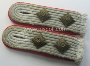 Pair of WH (Heeres) officers'-type shoulderboards: 'Hauptmann eines (Sturm)Artillerie-Rgts. o. …