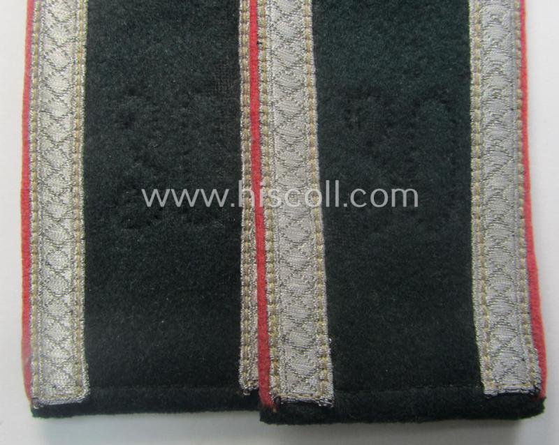 Pair of WH (Heeres), early-war period- (ie. 'M40'-pattern and/or rounded-style) NCO-type shoulderstraps: 'Uffz. eines Panzer- o. Panzerjäger-Rgts. o. Abts.' — image 2