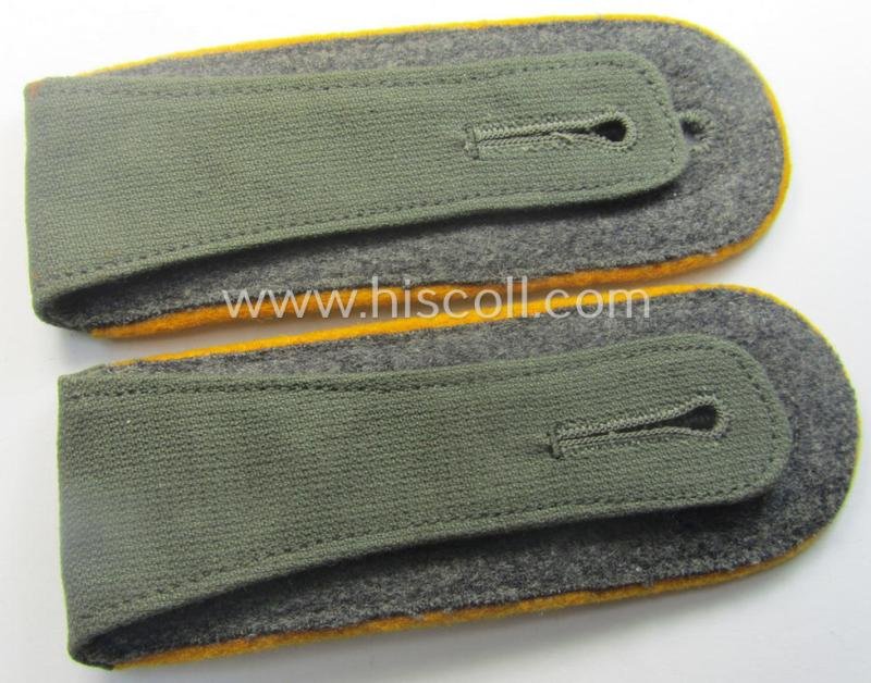 Pair of early-period- (ie. 'Reichswehr'), WH (Heeres) 'cyphered' NCO-type shoulderstraps, as executed in neat 'rib-cord'-like linnen as was specifically intended for an: 'Oberfeldwebel des Kavallerie o. Reiter-Rgts. 16' — image 3