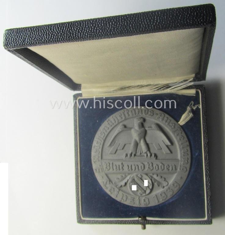 Greyish-silver-toned, 'Reichsnährstand'- (ie. 'RNSt.'-) related, commemorative-award-plaque entitled: 'Reichsnährstands-Austellung - Blut und Boden - Leipzig 1939 - erhitzte Milch' and that comes stored in its period etui — image 3