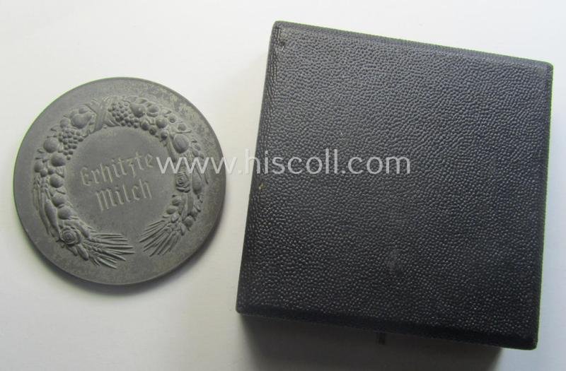 Greyish-silver-toned, 'Reichsnährstand'- (ie. 'RNSt.'-) related, commemorative-award-plaque entitled: 'Reichsnährstands-Austellung - Blut und Boden - Leipzig 1939 - erhitzte Milch' and that comes stored in its period etui — image 4